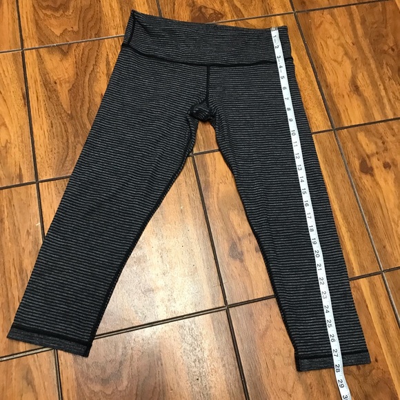 Lululemon Wunder Under Cropped Herringbone- Reversible - Picture 8 of 11